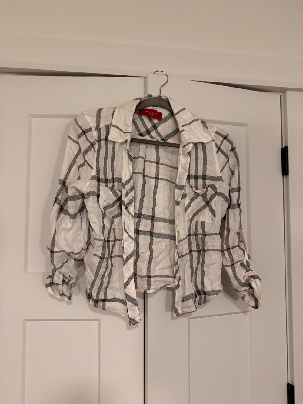 Cropped plaid shirt
